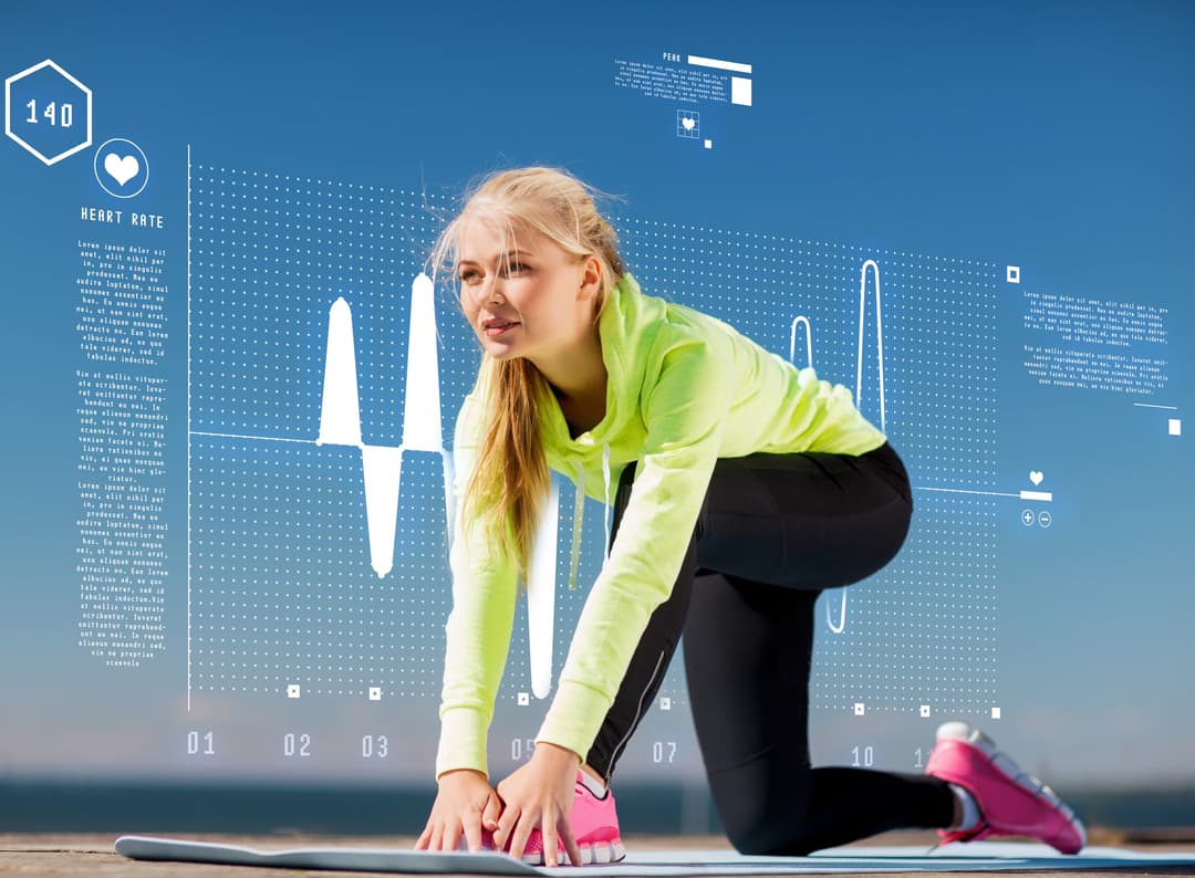 fitness trackern beim training frau